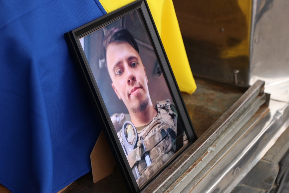 На щиті повернувся у Бориславську громаду захисник Сергій Грунт