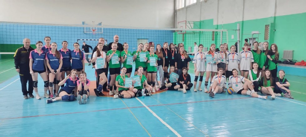 У Трускавці учениці 9-11 класів змагалися за першість з волейболу у районному етапі «Пліч-о-пліч всеукраїнські шкільні ліги» У Трускавці учениці 9-11 класів змагалися за першість з волейболу у районному етапі «Пліч-о-пліч всеукраїнські шкільні ліги»