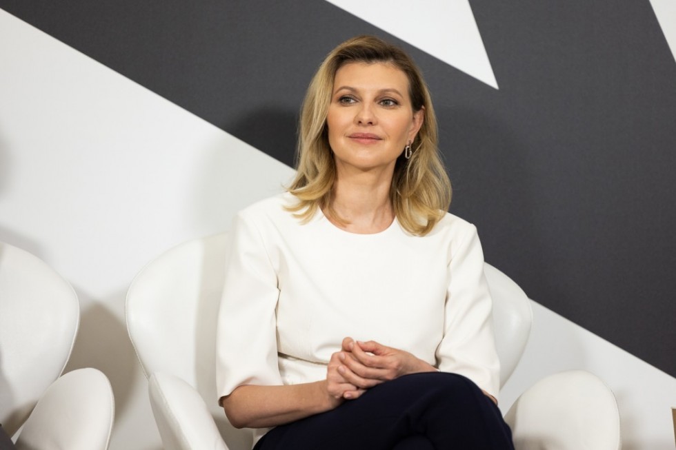 Олена Зеленська відвідала виставку робіт українських художників &laquo;Ти як?&raquo; в Українському домі