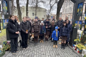 У Дрогобичі вшанували пам&rsquo;ять полеглих Захисників запаленням лампадок від Вифлеємського вогню миру