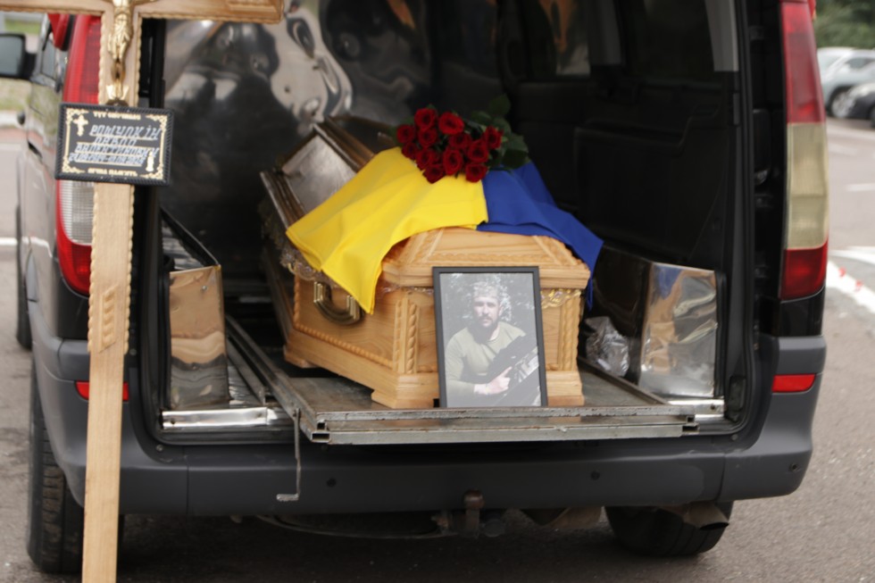 Трускавецька громада прощається з воїном Павлом Рощупкіним