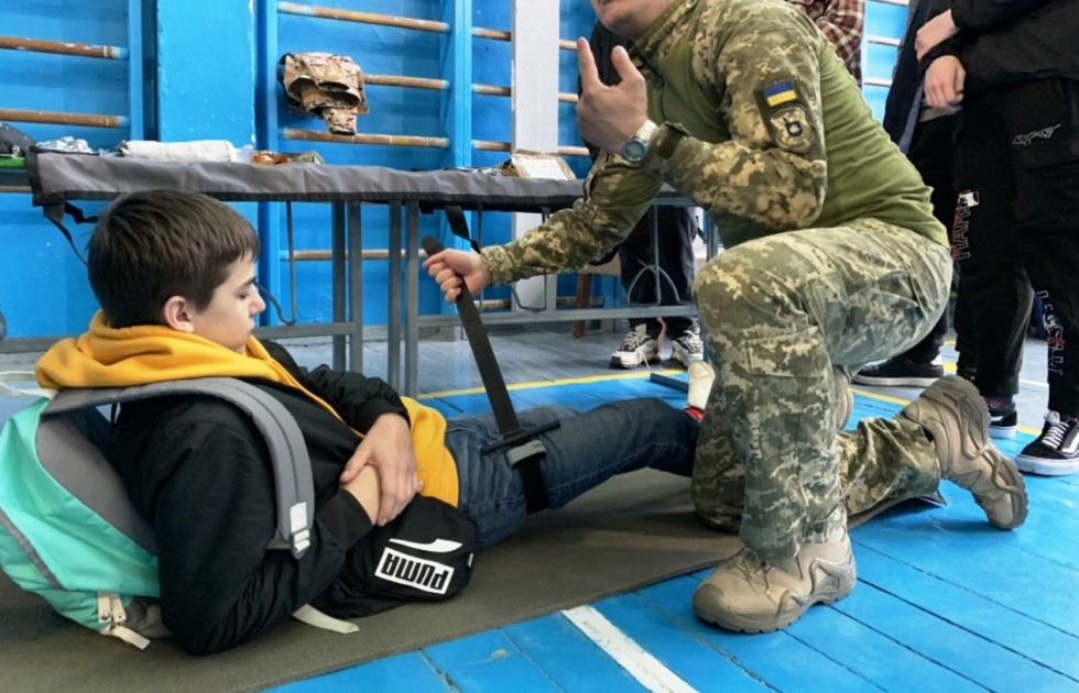 Для курсу &laquo;Захист України&raquo; розробили навчальні матеріали для старшої школи