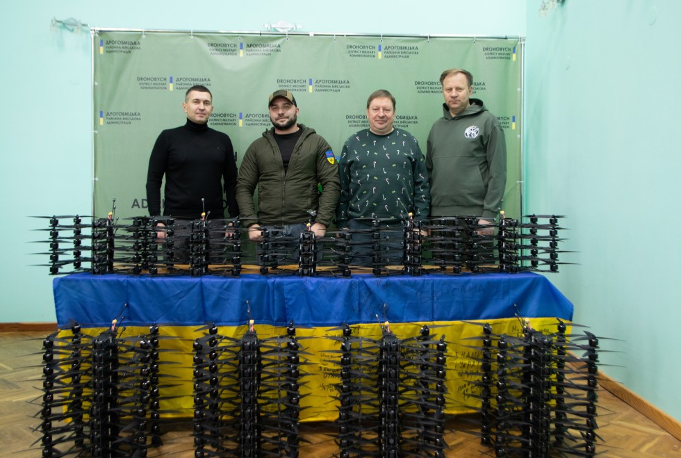 Дрогобицька РВА спільно з партнерами передала ще 65 дронів для ЗСУ