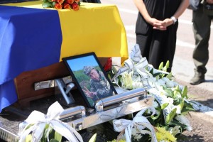 Дрогобиччина прощається з полеглим Захисником Романом Міштураком Дрогобиччина прощається з полеглим Захисником Романом Міштураком