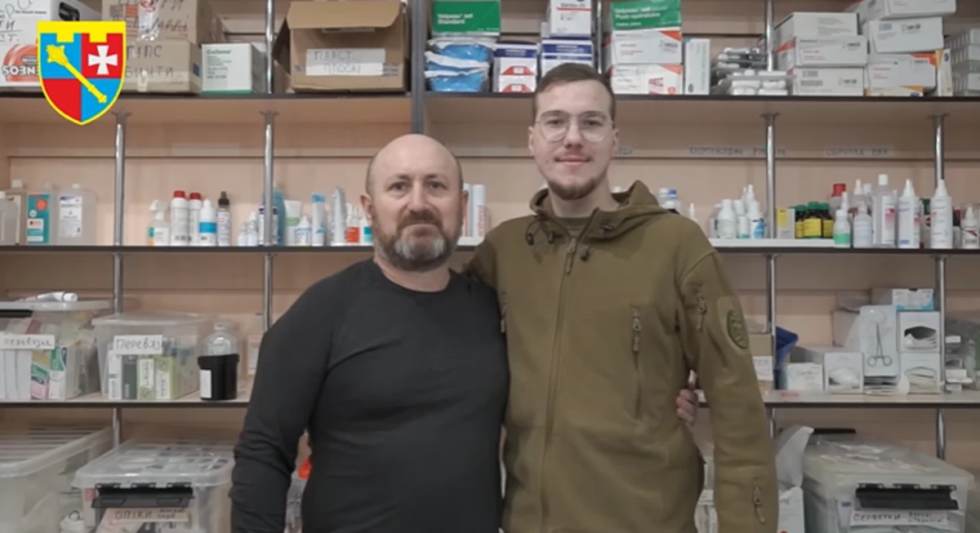 &laquo;Ні, тату, я піду разом з тобою&raquo;: історія двох медиків, які стали на захист країни у лавах 103-ї бригади тероборони