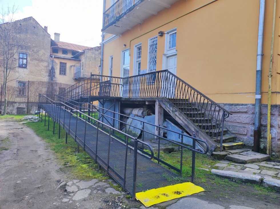 Як облаштувати доступність історичних об'єктів для маломобільних груп: можливості для громад