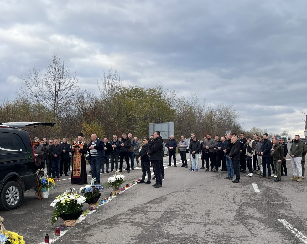 У Дрогобицькій та Східницькій громадах прощаються з захисниками Олегом Коником та Михайлом Смеречаком