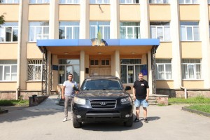 Дрогобицька РВА спільно з волонтерським центром &ldquo;Коло&rdquo; передала позашляховик для захисників