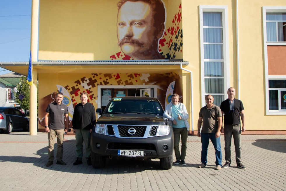 З Дрогобиччини відправили ще один автомобіль для ЗСУ