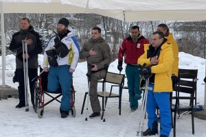 У Буковиці відкрили хаб з адаптивного гірськолижного спорту для ветеранів і ветеранок з інвалідністю