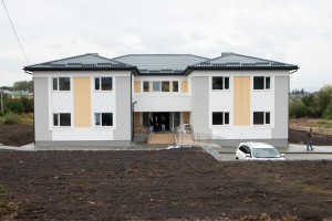 У Дрогобичі звели модульний двоповерховий будинок для вимушених переселенців