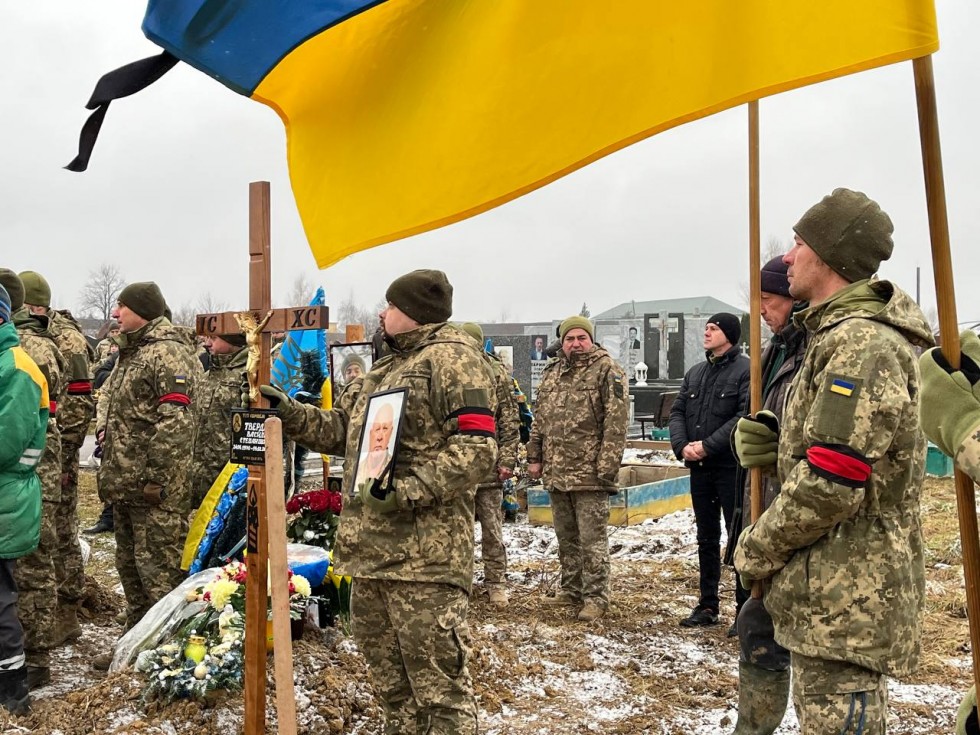 Провели в останню путь захисника Василя Твердака