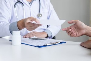 Як продовжити дію довідки про інвалідність і право на виплати на період воєнного стану?