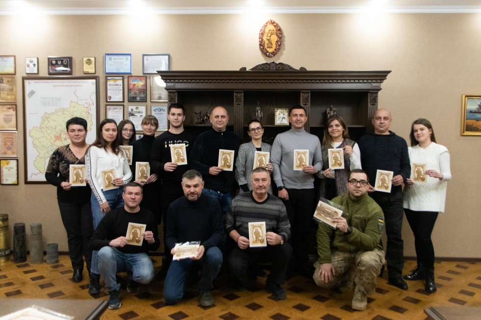 На Дрогобиччині друкують гроші-бофони для придбання бойових &laquo;кажанів&raquo;