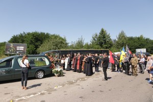 Дрогобиччина прощається з двома полеглими героями: Віктором Косютою та Назарієм Лепаком