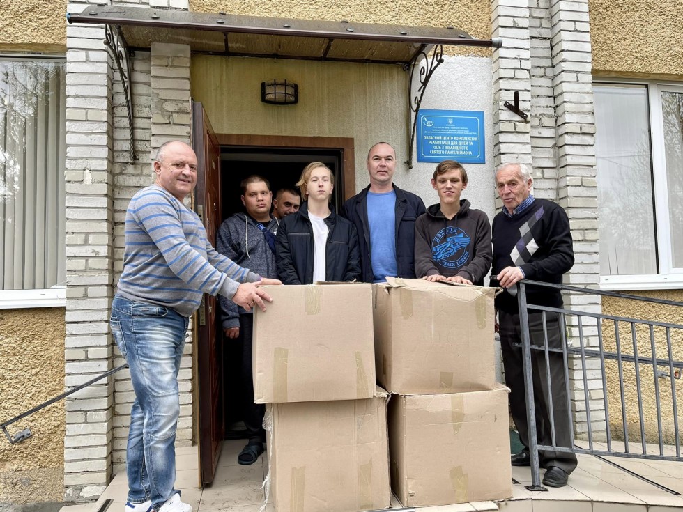 Підтримка для дорослих та дітей у реабілітаційному центрі Святого Пантелеймона у Стебнику