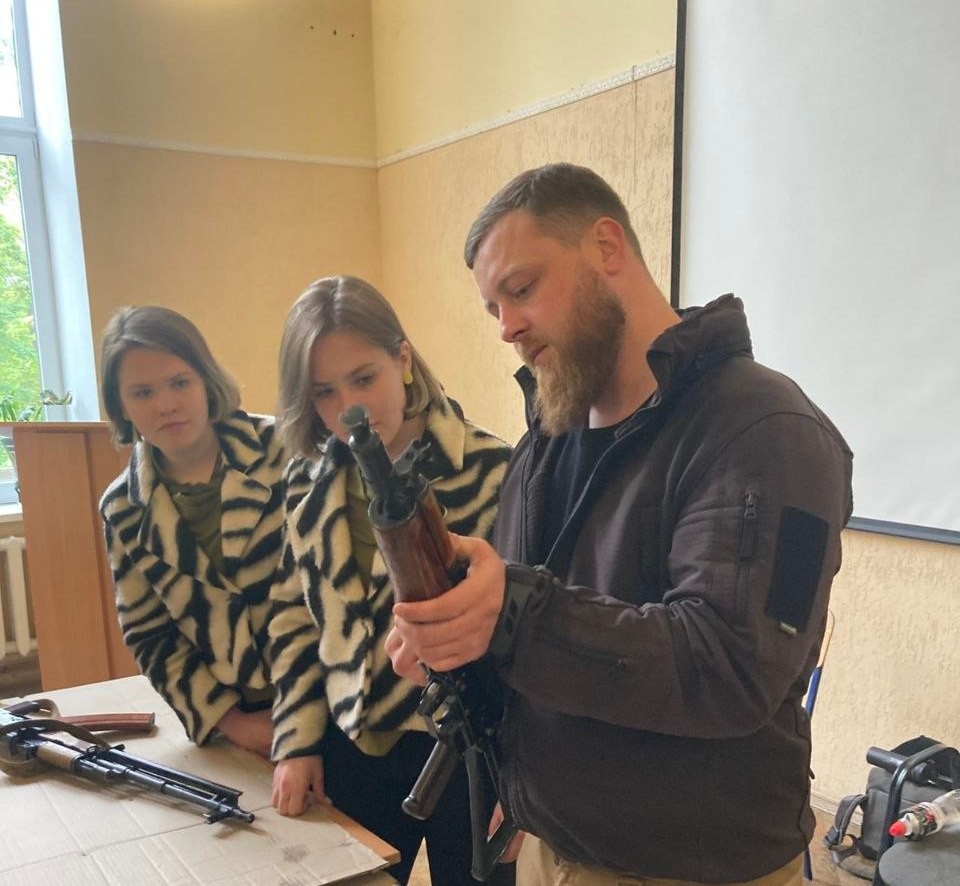 Тривають заходи з підготовки з нацспротиву: долучилися освітяни, молодь та енергетики Дрогобиччини