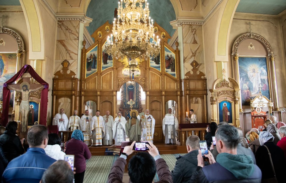 У Бориславі церква офіційно перейшла до ПЦУ та відслужили першу літургію