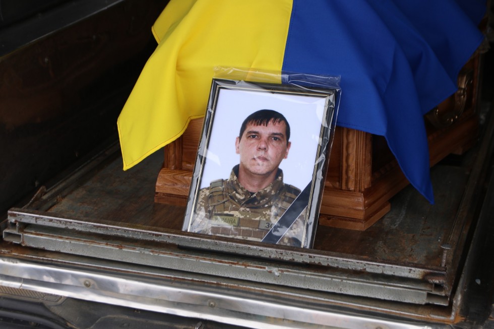 Дрогобиччина прощається з полеглим героєм Анатолієм Левченком