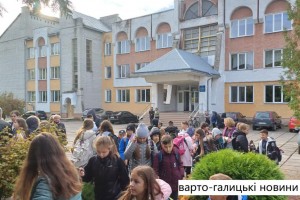 Повідомлення про замінування навчальних закладів та дитсадків у Дрогобичі не підтвердилось