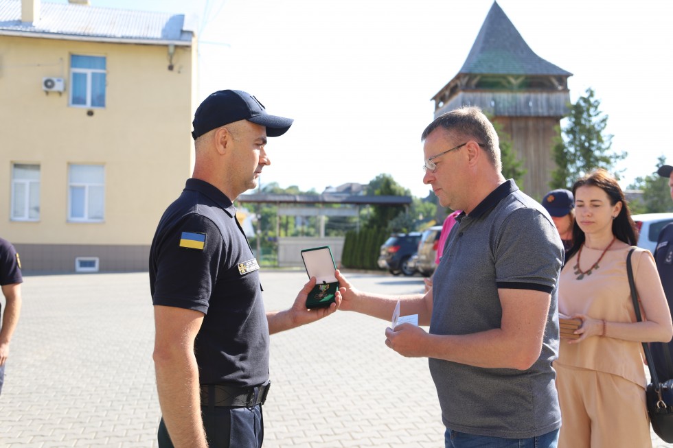На сторожі безпеки та життя: до Дня Конституції України відзначили рятувальників Дрогобиччини