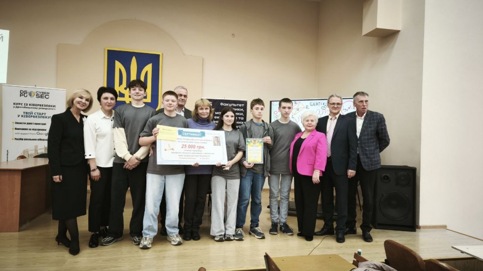 Команда з Борислава перемогла на обласному математичному конкурсі та отримала головний приз