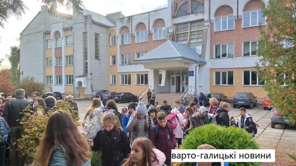 Повідомлення про замінування навчальних закладів та дитсадків у Дрогобичі не підтвердилось