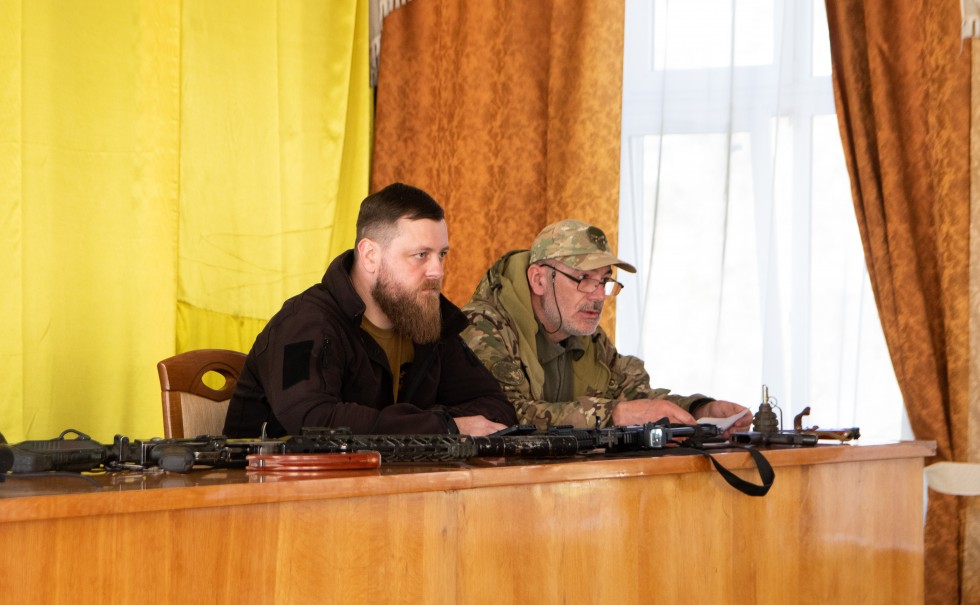 Тривають заходи з підготовки до національного спротиву: службовці Дрогобицької РВА вчергове тримали навички з вогневої підготовки
