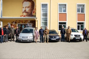 Чергові автівки на передову з Дрогобиччини