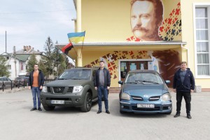 З Дрогобиччини на передову вирушили ще 2 автомобілі