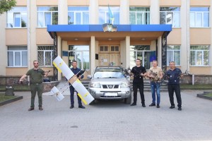 Дрогобицька РВА спільно з Волонтерським центром «КОЛО» передала для ЗСУ автомобіль та ударні безпілотники Дрогобицька РВА спільно з Волонтерським центром «КОЛО» передала для ЗСУ автомобіль та ударні безпілотники