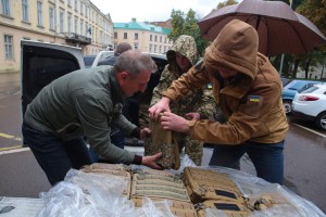 Добровольчі формування громад Дрогобицького району отримали 65 бронежилетів