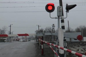 До уваги водіїв: на залізничних переїздах можливе припинення світлової сигналізації