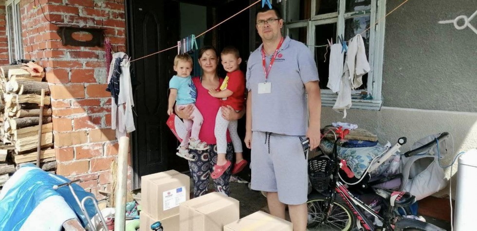 У Меденецькій громаді соціально незахищеним верствам населення надали гуманітарну допомогу