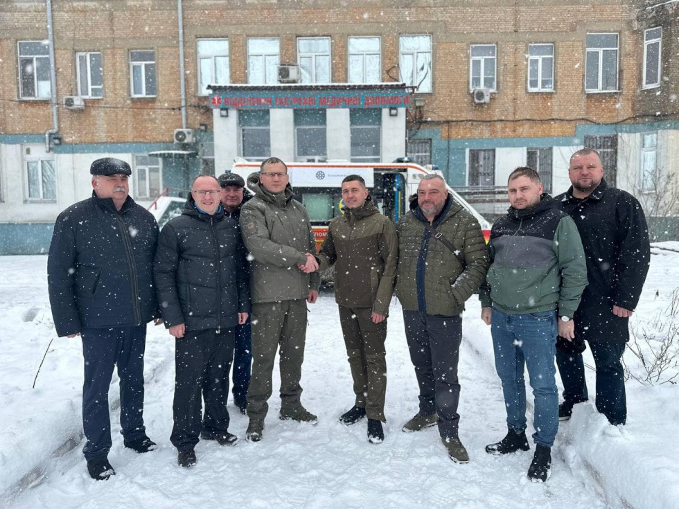 Добропільська лікарня отримала "швидку" з Дрогобиччини