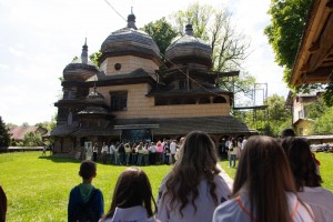 На території пам'ятки зі Списку Світової Спадщини ЮНЕСКО - церкви Святого Юра стартували Великодні гаївки
