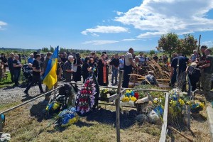 Дрогобиччина попрощалась із ще одним Героєм - Володимиром Яхнівим.
