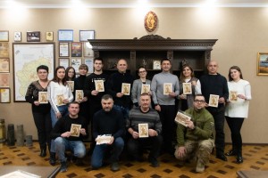 На Дрогобиччині друкують гроші-бофони для придбання бойових &laquo;кажанів&raquo;