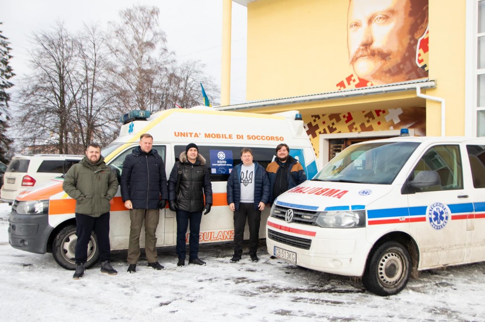 Ще 4 машини швидкої допомоги вирушили з Дрогобиччини на потреби військових