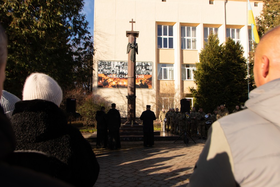 Шлях спротиву та боротьби: біля &ldquo;Колони Свободи&rdquo; відбулося віче до Дня Гідності та Свободи