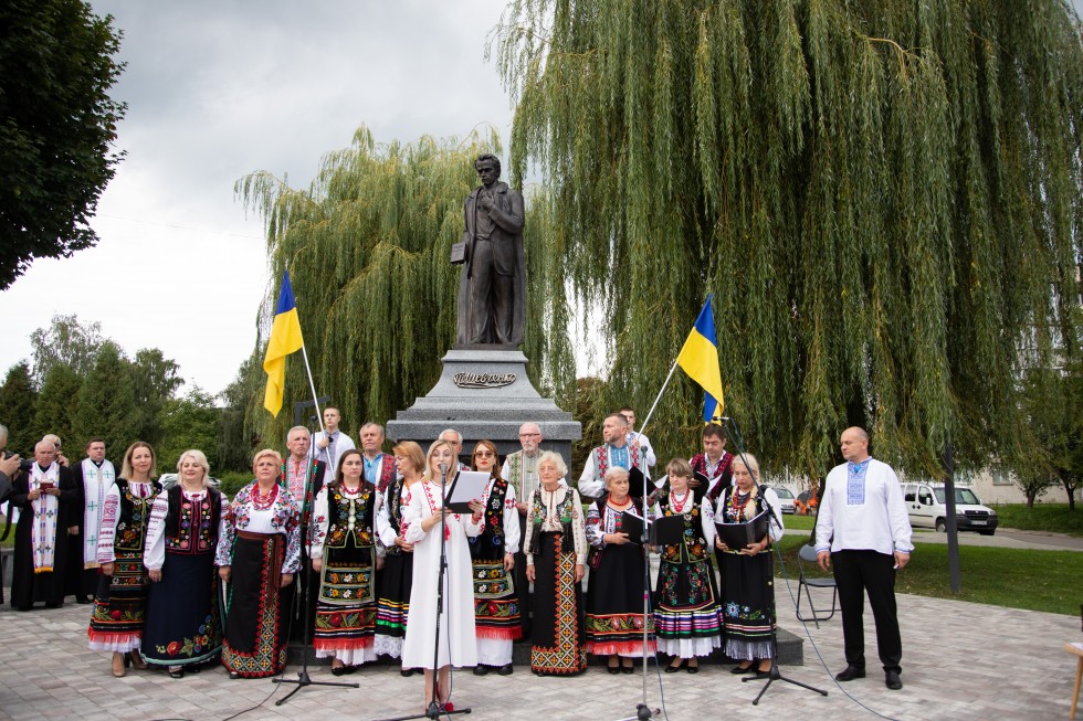 У Бориславі втілили давню мрію: у місті урочисто відкрили пам&rsquo;ятник Тарасу Шевченку