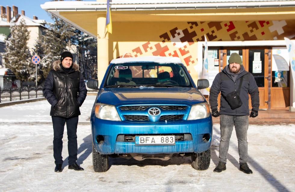 Ще два автомобілі поїхали з Дрогобиччини до сил оборони