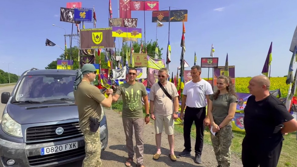 З Іспанії до Сумщини: Дрогобицька РВА доставила авто для Самбірського батальйону тероборони