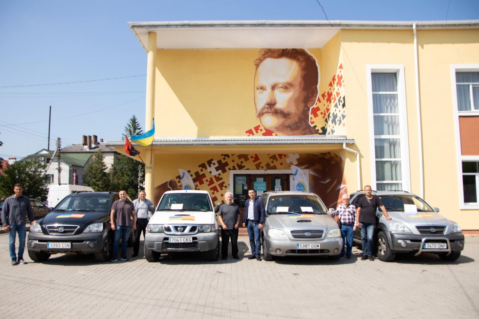 На Бахмутський напрямок з Дрогобиччини поїхали 4 авто
