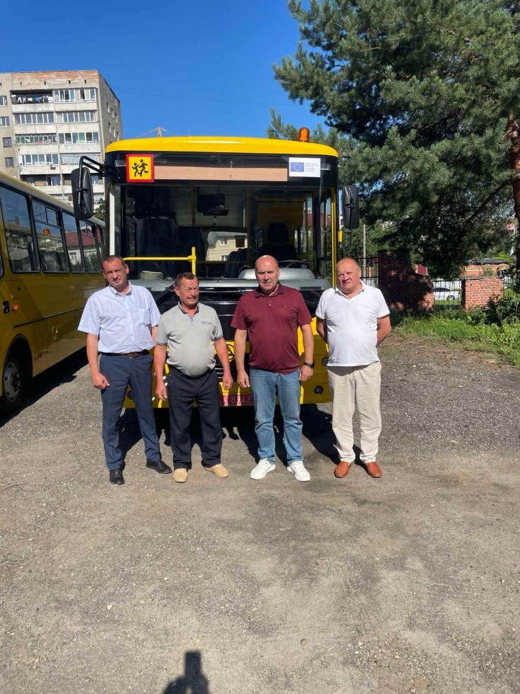Новий шкільний автобус отримала Меденицька громада: відтепер учням стане ще комфортніше