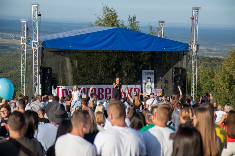 Благодійний концерт у Трускавецькій  ТГ: на ЗСУ зібрали більше 160 тисяч гривень