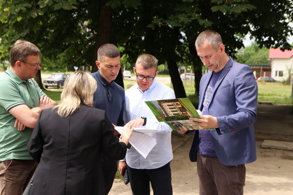 Як живуть ВПО Дрогобиччини у місцях тимчасового проживання: моніторинг провели представники міністерств та народні депутати