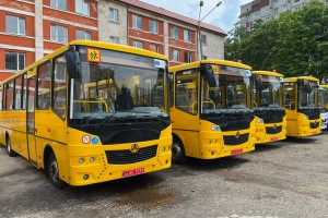 Дві громади Дрогобицького району отримали шкільні автобуси Дві громади Дрогобицького району отримали шкільні автобуси