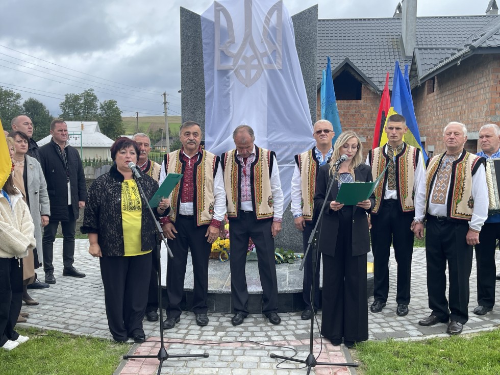 У пам&rsquo;ять про воїнів: у Бориславській громаді встановили пам&rsquo;ятний знак &ldquo;Борцям за волю України&rdquo;