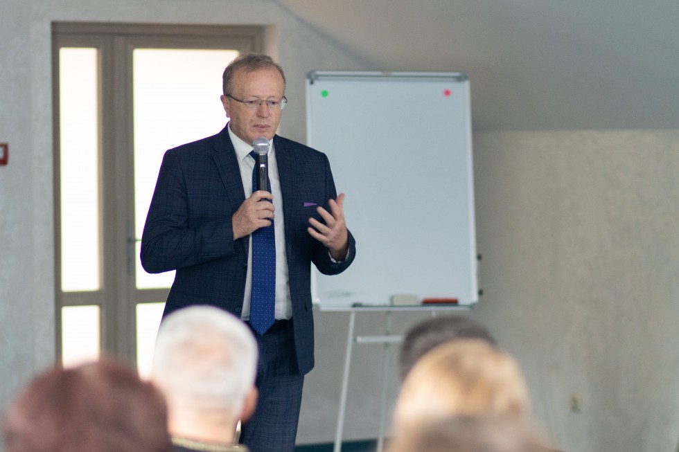 Освіта в час війни: на Дрогобиччині розпочалася Освітня академія для освітян
